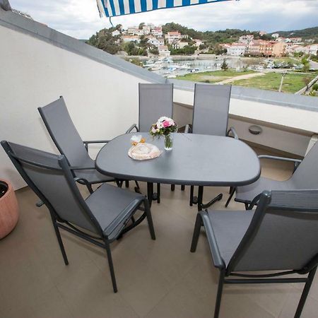 Apartment Sanja Rab Town Zewnętrze zdjęcie