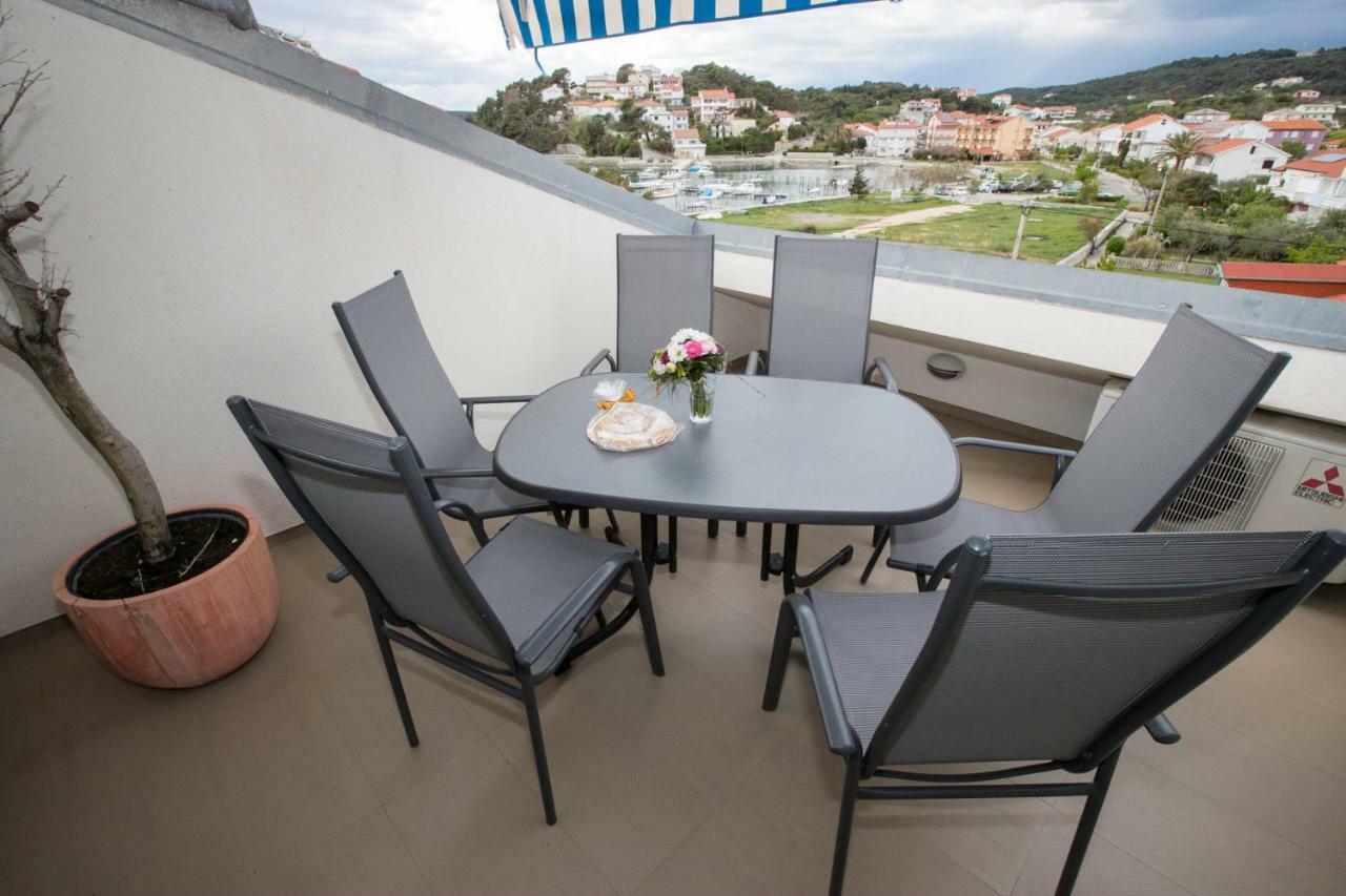 Apartment Sanja Rab Town Zewnętrze zdjęcie